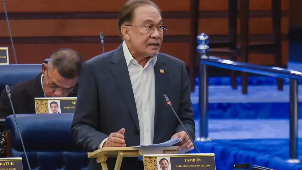 Putrajaya Won't Pick Up Tab for State Projects Gone Over Budget, Anwar Warns