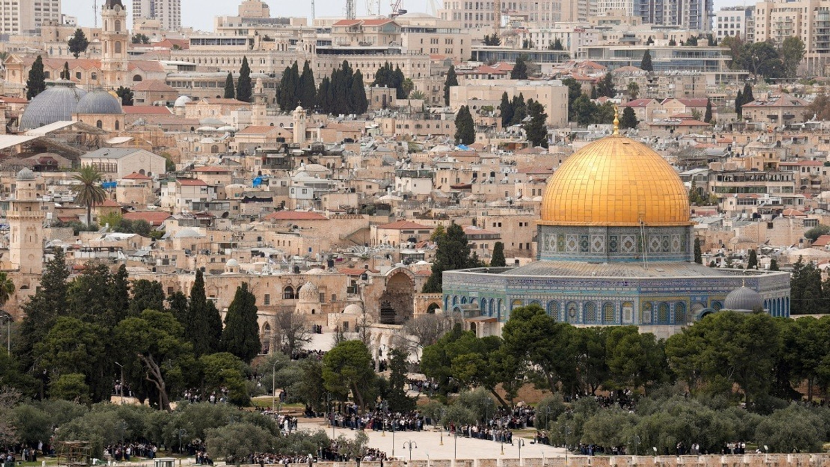 Over 2,500 Israeli Visitors Enter Al-Aqsa Compound During Tisha B'Av Observance