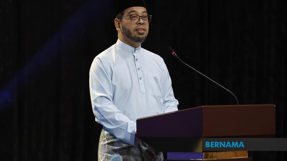 Minister Zulkifli Urges Muslim Unity to Face Global Challenges