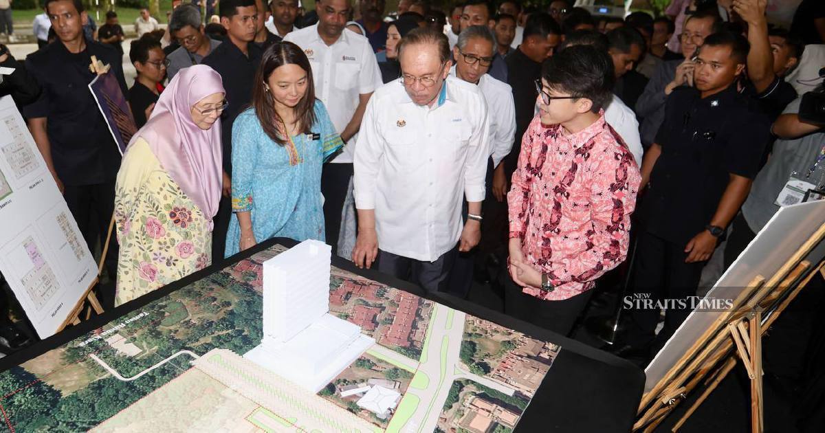 Anwar Defends Government's Commitment to Urban Poor, Points to Bukit Kiara Development