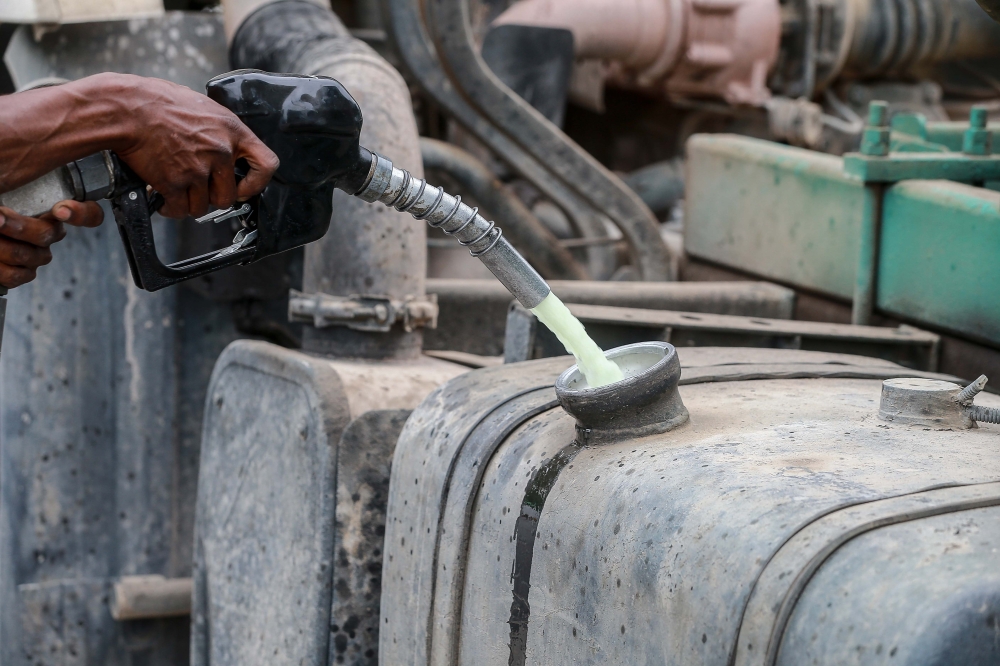 Three held in Sabah over subsidy scheme cooking oil smuggling ring