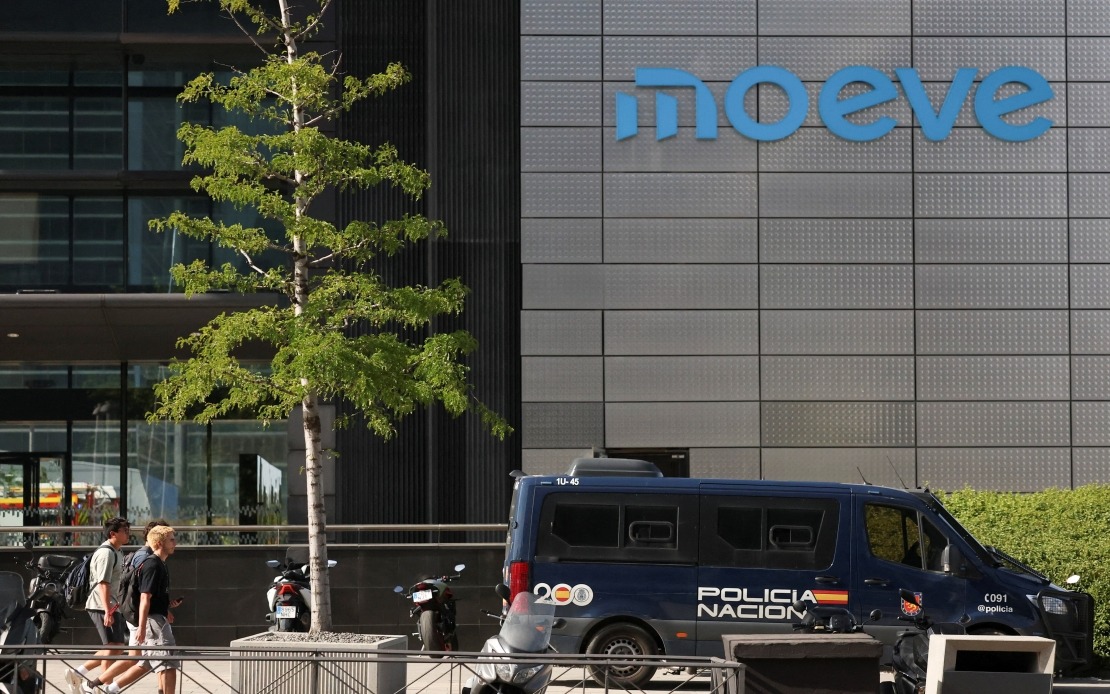 Fire Erupts at Torre Moeve, Madrid's Second-Tallest Skyscraper