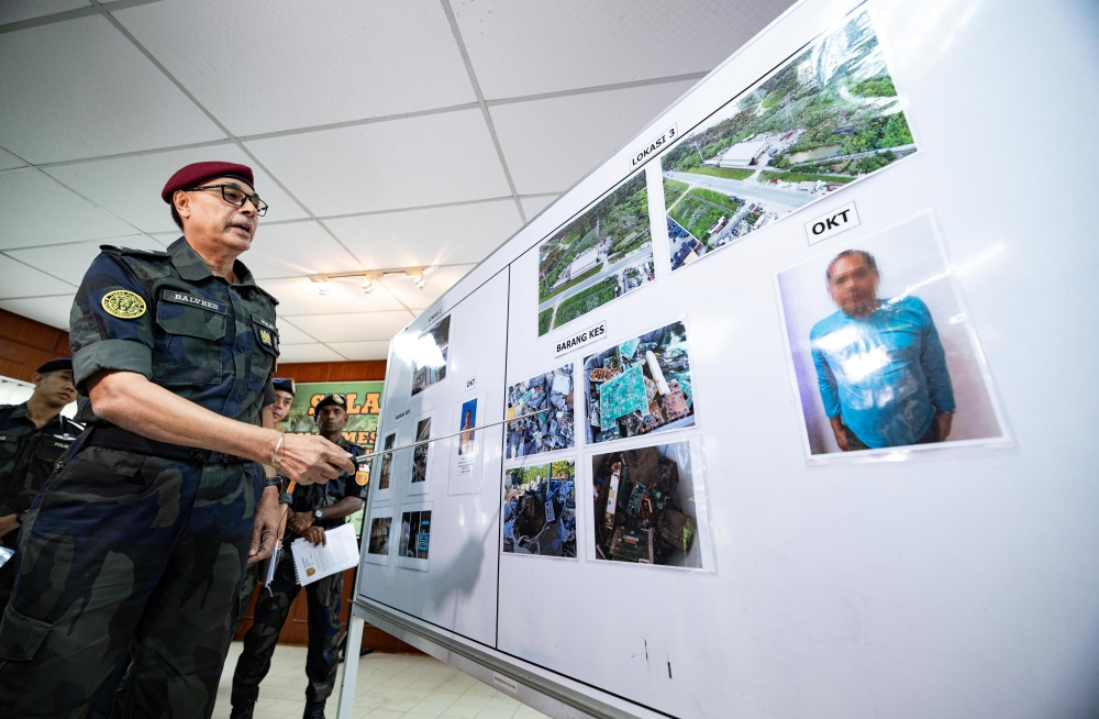 GOF Seizes RM9.39m in Illegal E-Waste During Ipoh Operations, Arrests 14