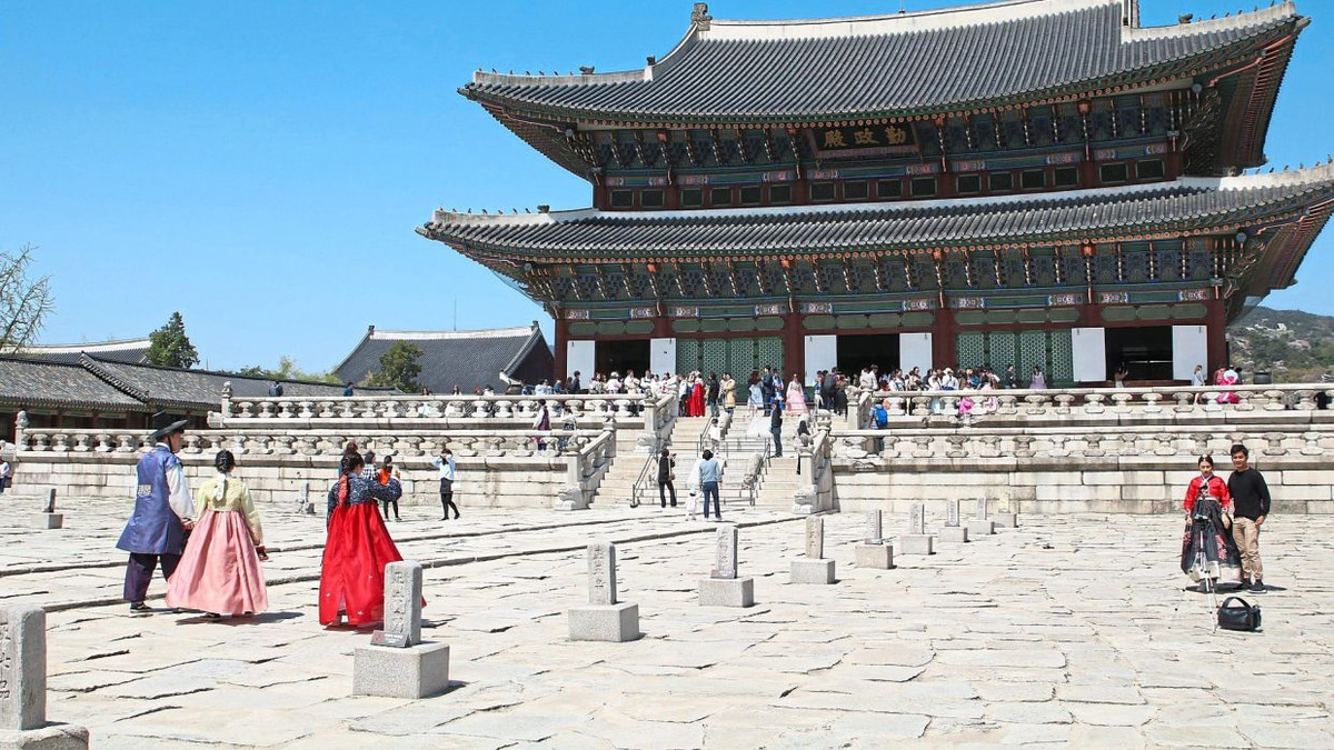 Chinese Tourists Retreat from Long-Haul Trips, Driving Summer Boom in Southeast Asia