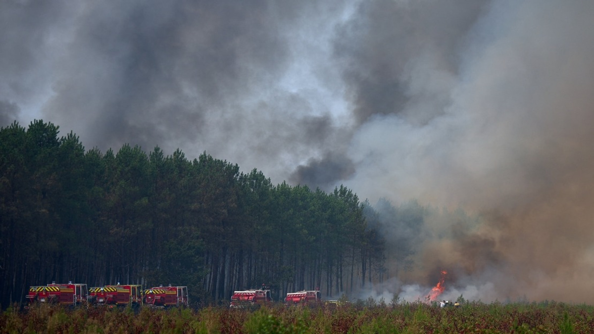 France's Wildfire Crisis Deepens as Over 85 Firefighters Face Injuries