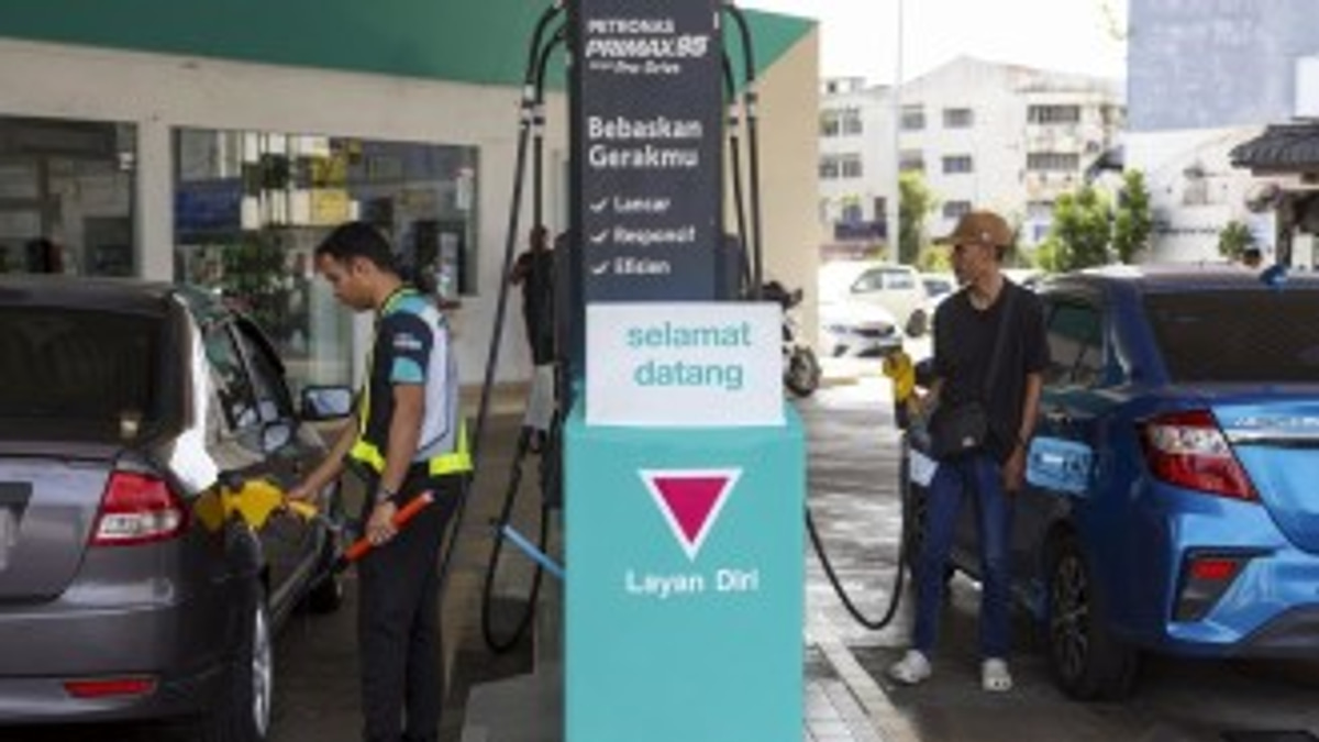Petronas Fuel Supply Secured Through August as Crisis Task Force Monitors Energy Outlook