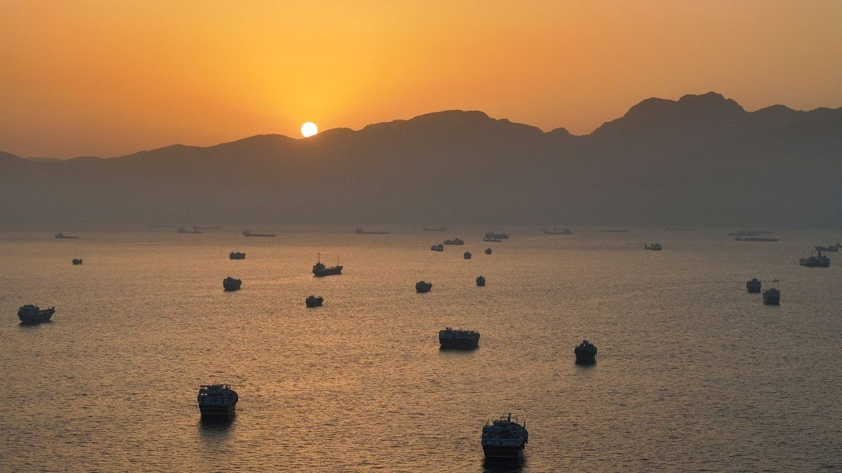 Crude Oil Stranded in Gulf Begins Flowing Again as Iran-US Deal Eases Tensions
