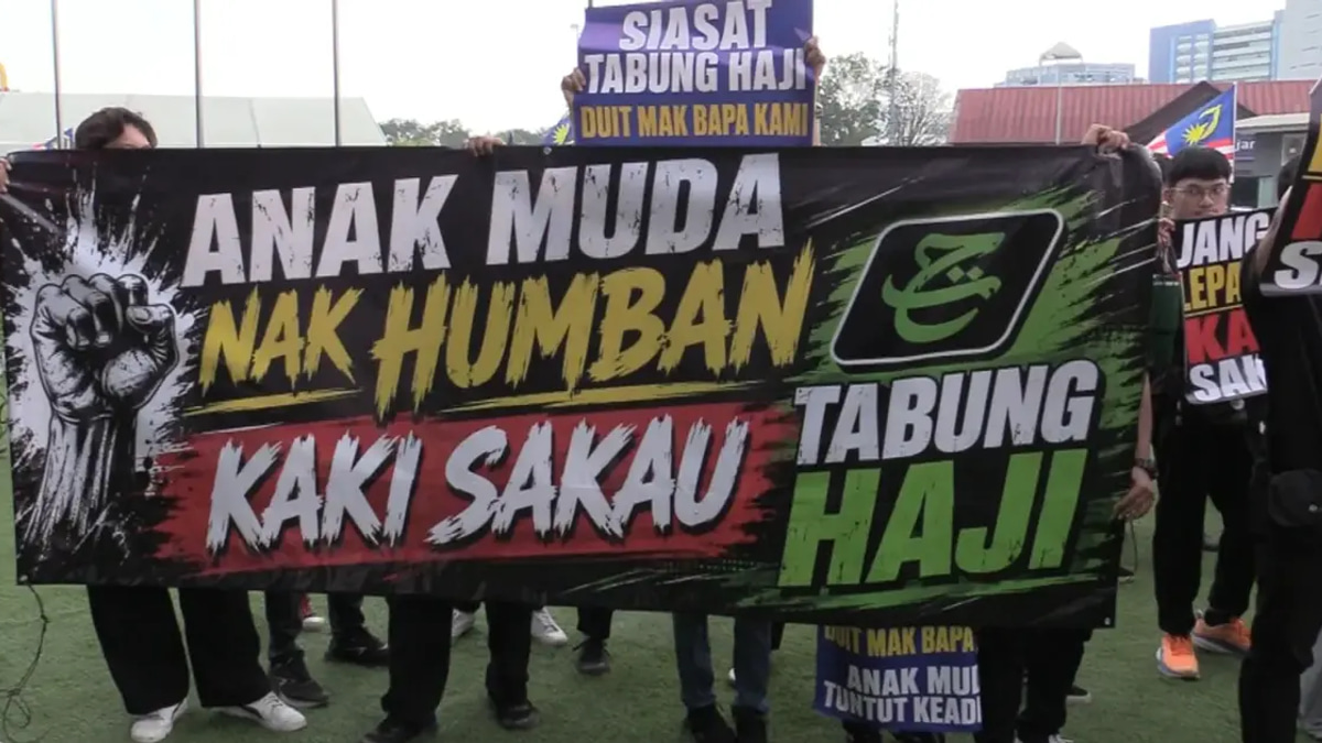 PKR Members in Melaka Stage Protest Demanding Urgent Tabung Haji Inquiry