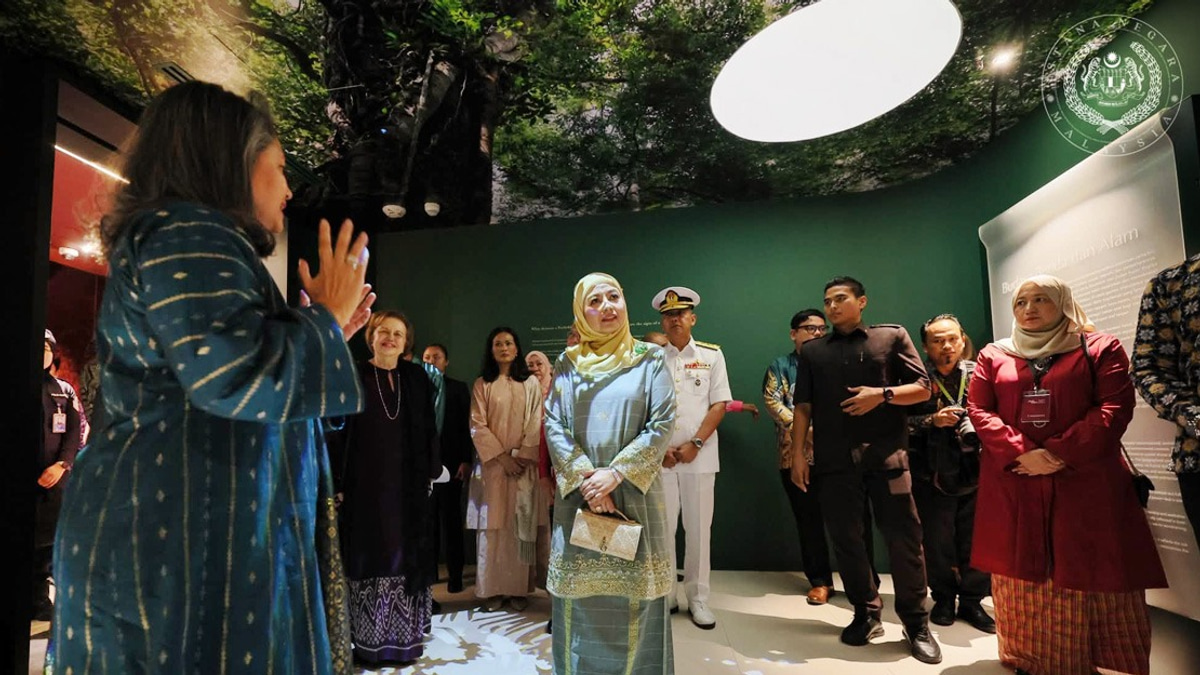 Queen Zarith Sofiah Launches Merdeka Textile Museum in Heart of Kuala Lumpur
