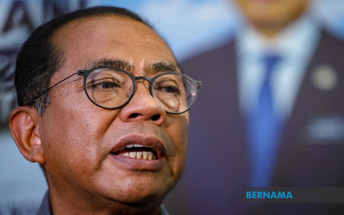 Malaysia's Defence Minister Mohamed Khaled Visits Vietnam to Deepen Military Cooperation