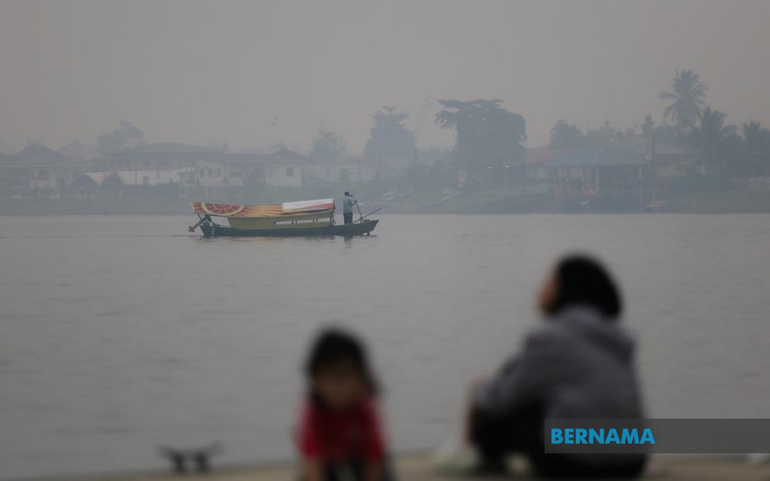 Malaysia Escalates Cloud Seeding as Haze Reaches Hazardous Levels and Dam Waters Fall
