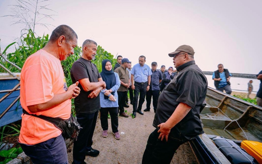 Melaka Government Orders Urgent Action to Address Fishing Community Concerns in Tanjung Bidara