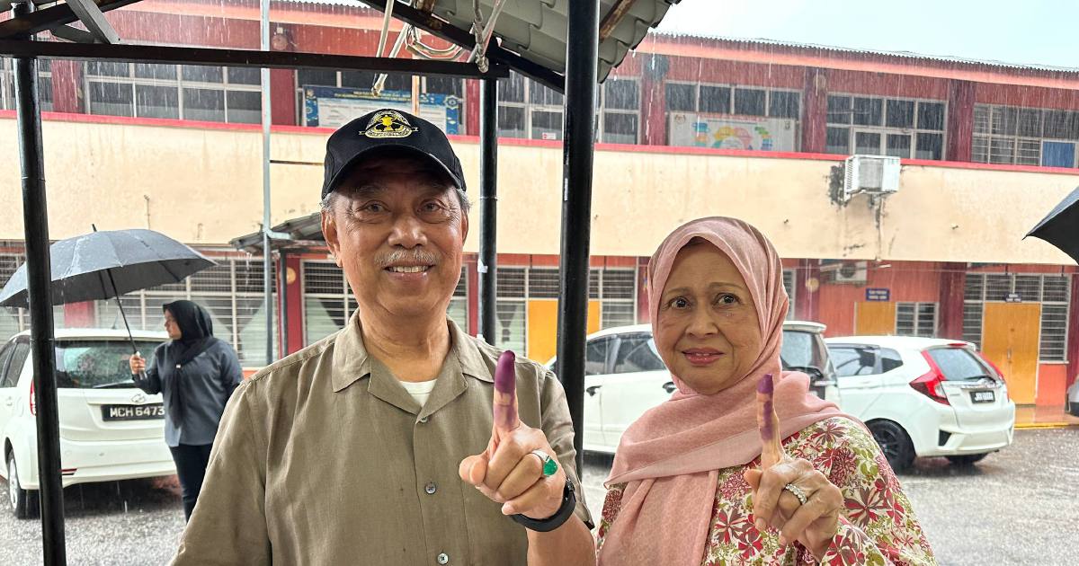 Muhyiddin Calls for Strong Voter Participation as Johor Polls Begin Despite Rainy Weather