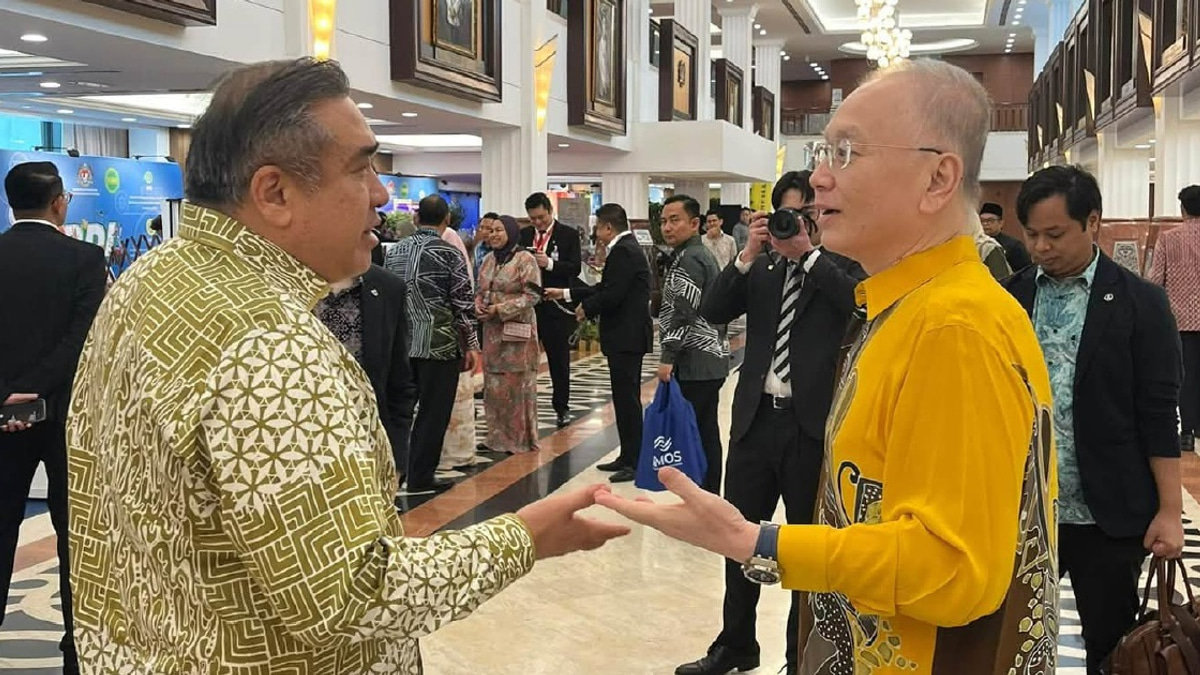 Loke and Wee Set Aside Partisan Tensions as Johor Campaign Intensifies