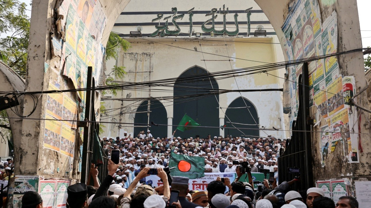 Bangladesh Tribunal Sentences Three Police Officers to Death for Protest Killings in 2024 Uprising