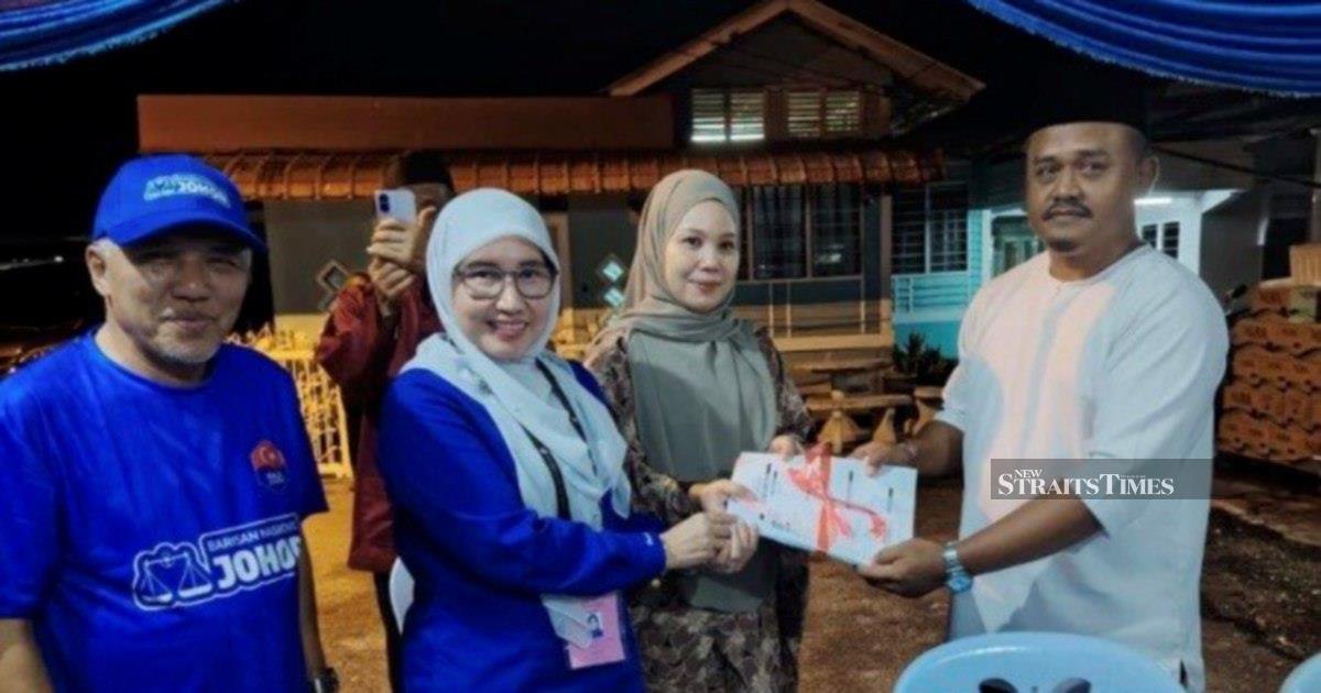200 Defectors Swell Umno's Ranks Ahead of Johor State Election