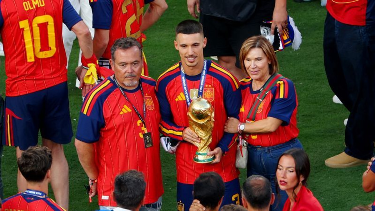 Spain's World Cup triumph showcases football's unifying power across a divided nation