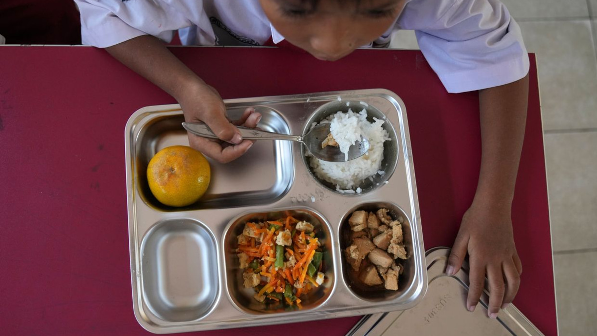 Indonesia's Graft Watchdog Calls for Halt to Prabowo's Free Meals Programme Pending Wider Probe