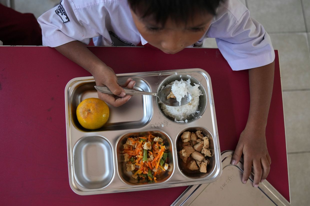 Indonesia's Graft Watchdog Calls for Halt to Prabowo's Free Meals Programme Pending Wider Probe
