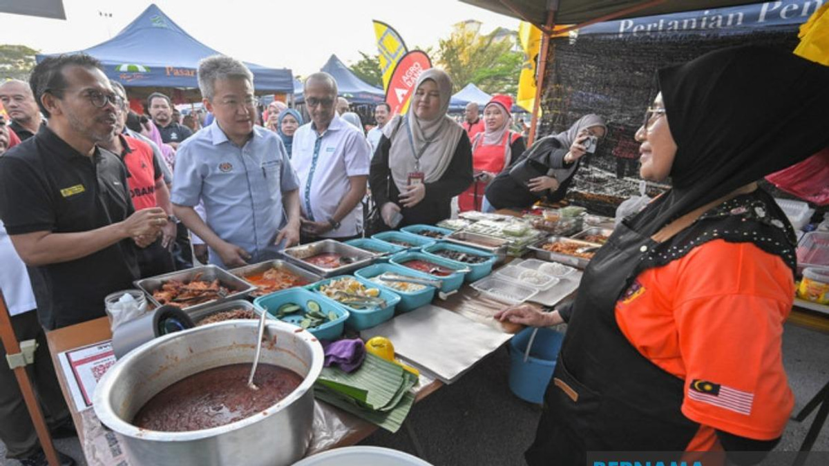 RM9.8 billion microfinance push targets hawkers and small traders nationwide