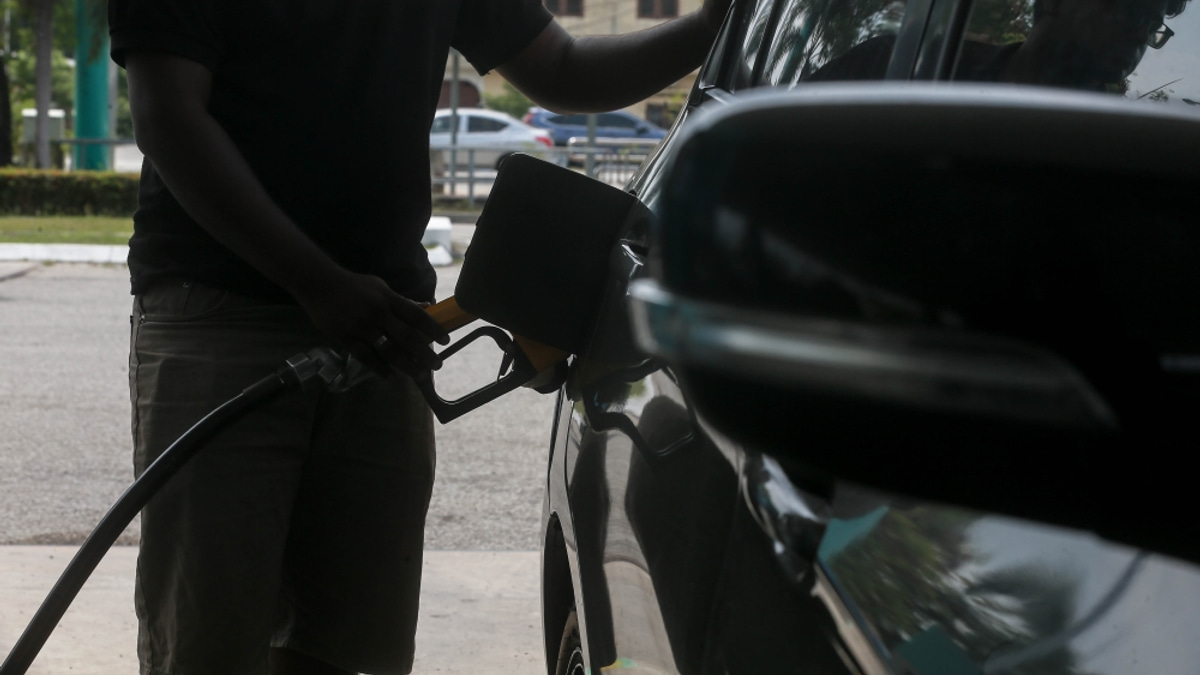 Anwar Defends BUDI95 Fuel Quota Reduction, Says 200 Litres Covers Most Drivers