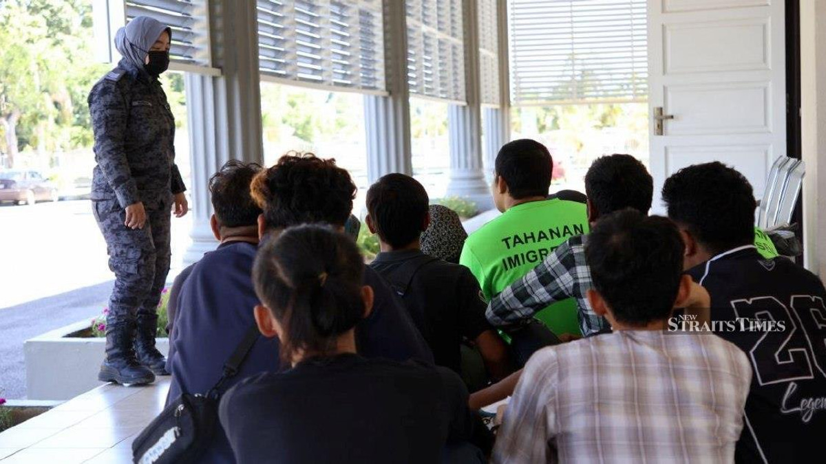 Ten Undocumented Migrants Charged in Pasir Mas over Illegal Entry and Overstaying