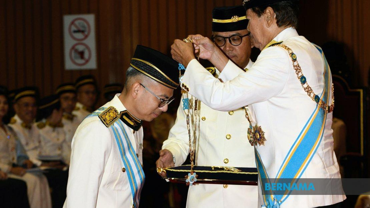 Communications Minister Fahmi Fadzil Honoured With Datuk Seri Title in Penang Awards