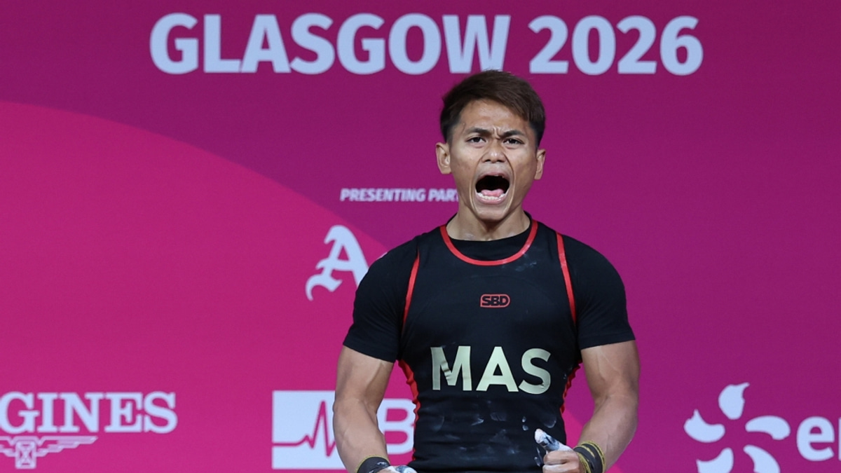 Anwar Hails Historic Commonwealth Games Gold as Malaysia Celebrates First Weightlifting Victory