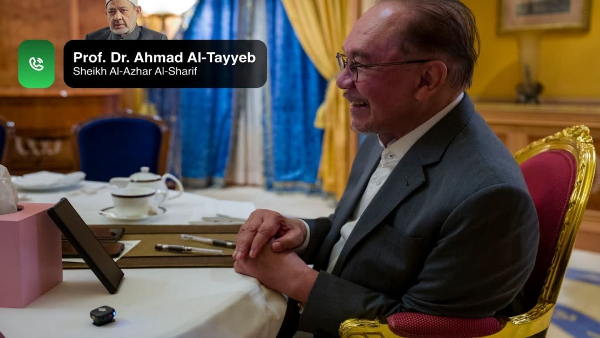 Anwar Discusses Islamic Understanding Efforts With Al-Azhar Leader