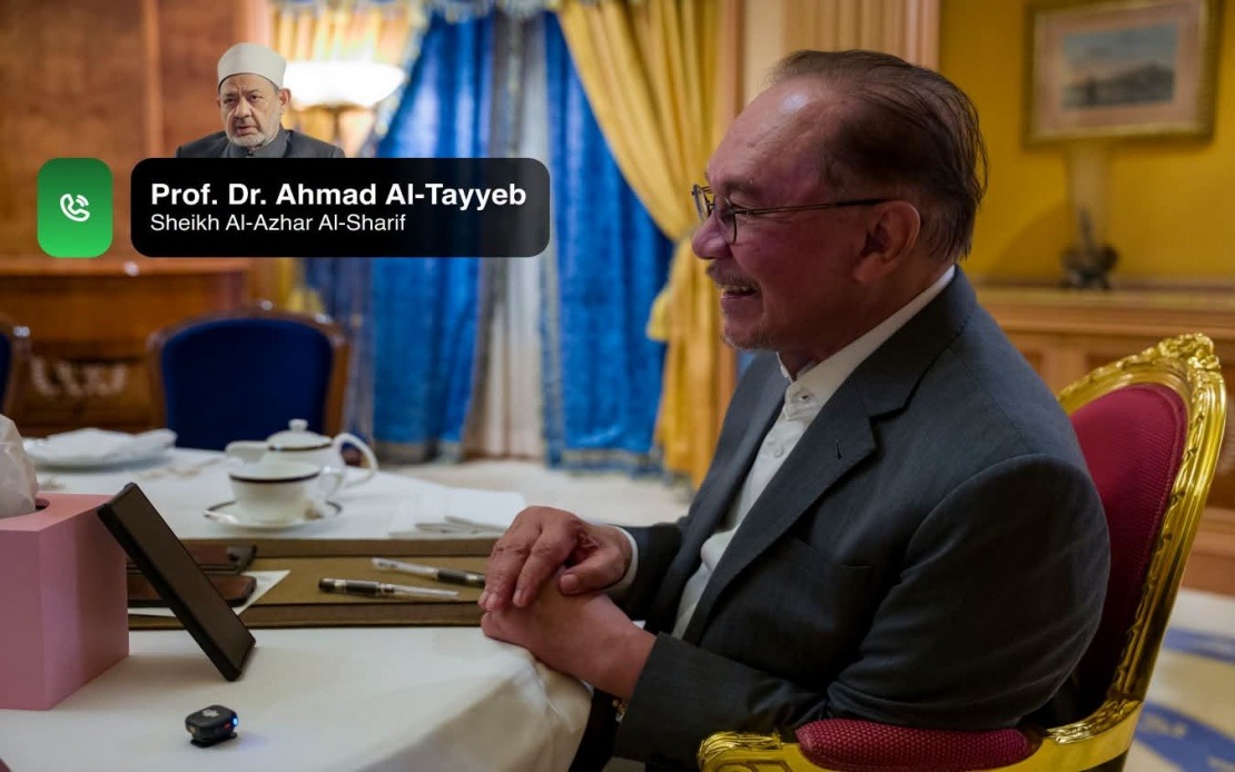 Anwar Discusses Islamic Understanding Efforts With Al-Azhar Leader
