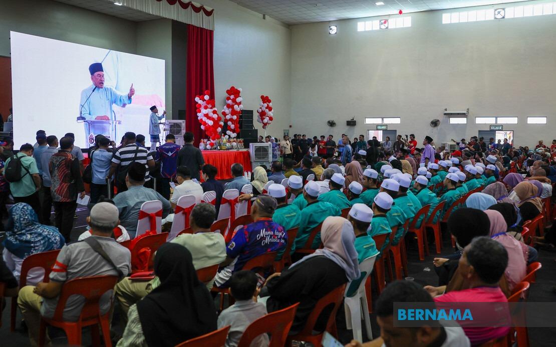 MADANI Government Commits to Equitable Education Support Across All Streams