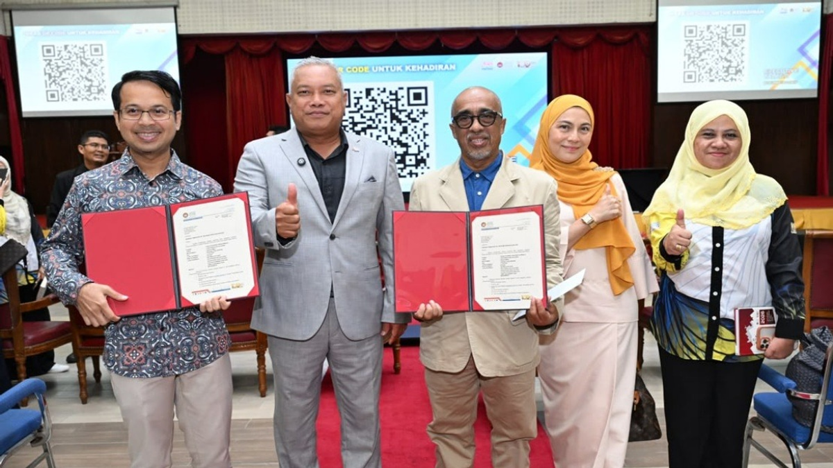 Veteran Actor Sabri Yunus, TV Host Fedtri Yahya Enrol in Master's Programmes at UPSI via APEL.Q