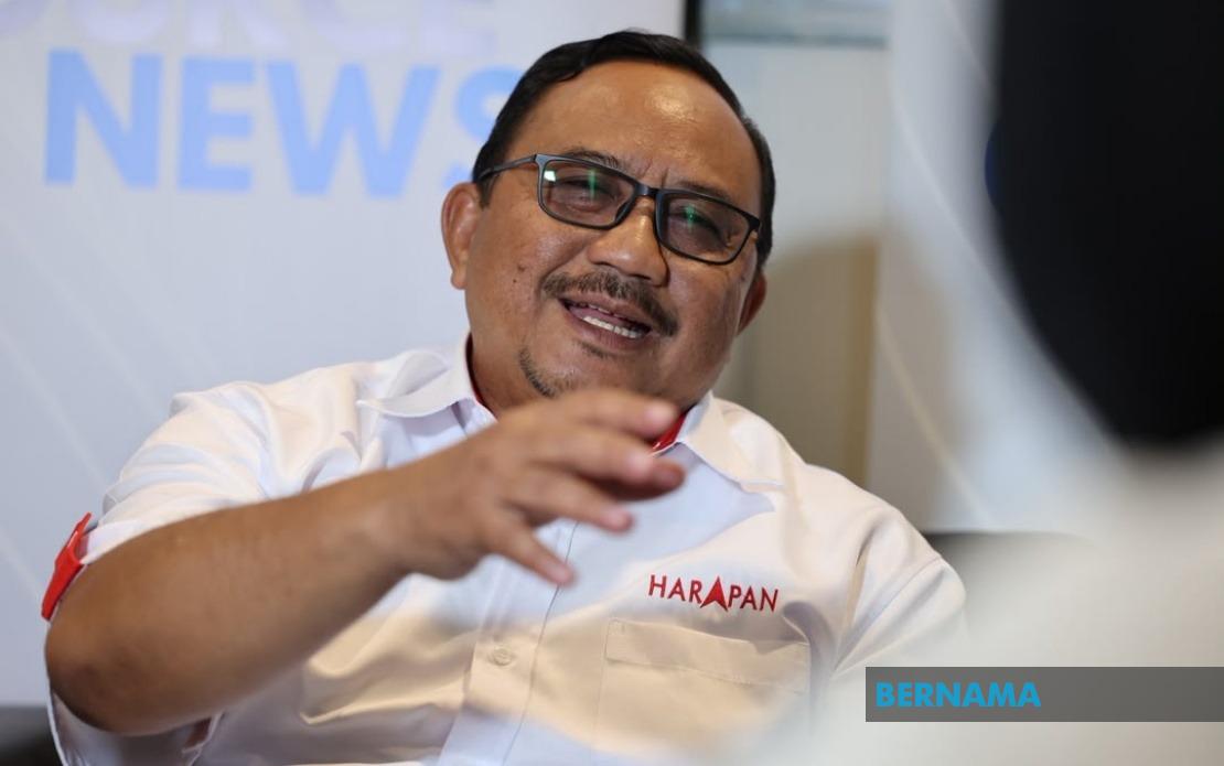 Onn Abu Bakar Proposes Wireless Bridging System to Bridge Digital Divide in Senggarang