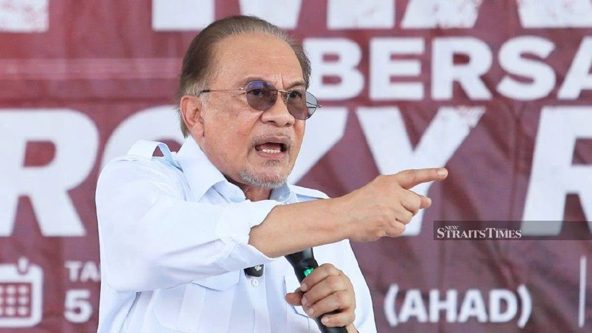 Anwar to Convene Felda Leadership Over Settlers' Grievances