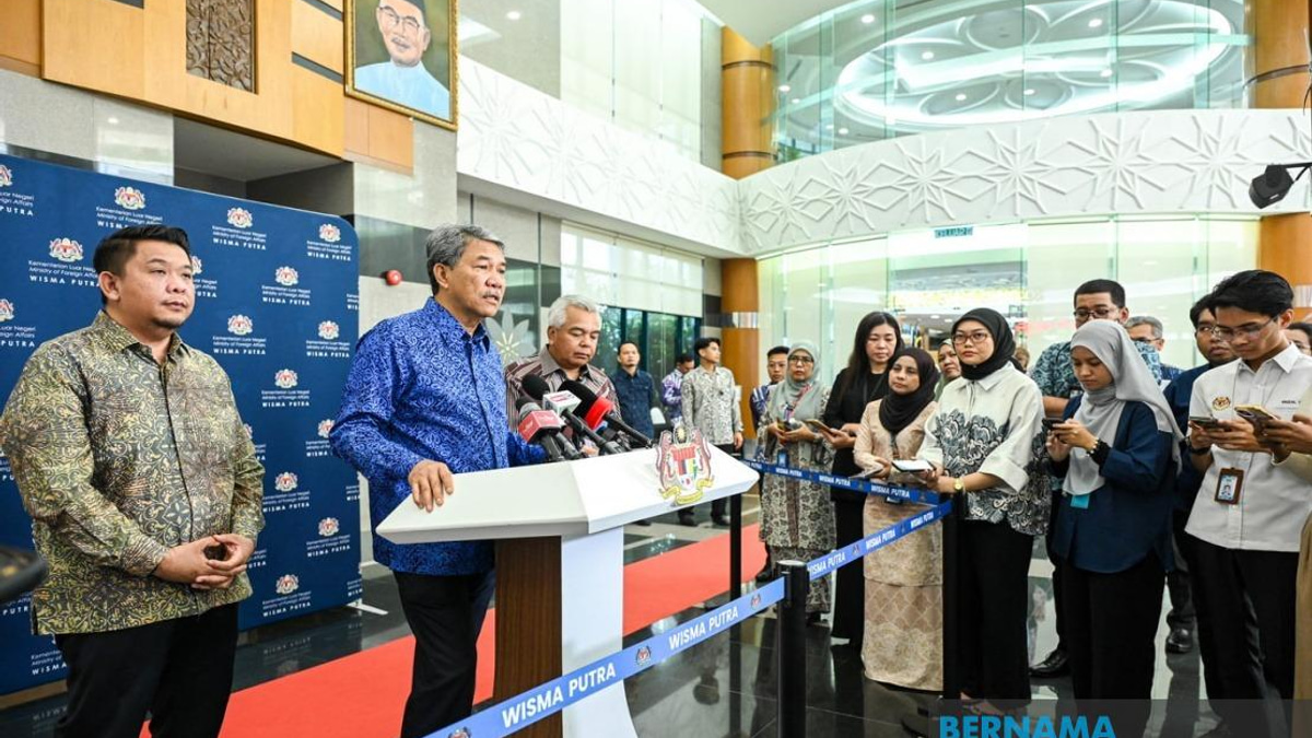 Myanmar Signals Willingness to Repatriate 5,000 Refugees by Sea, Malaysia's Mohamad Hasan Says