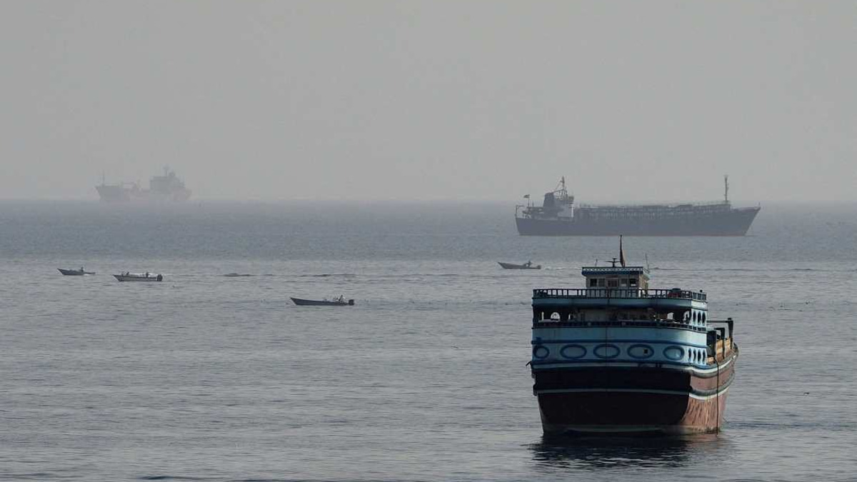 Japan's PM Takaichi Urges Iran Against Hormuz Toll, Eyes Houthi Restraint