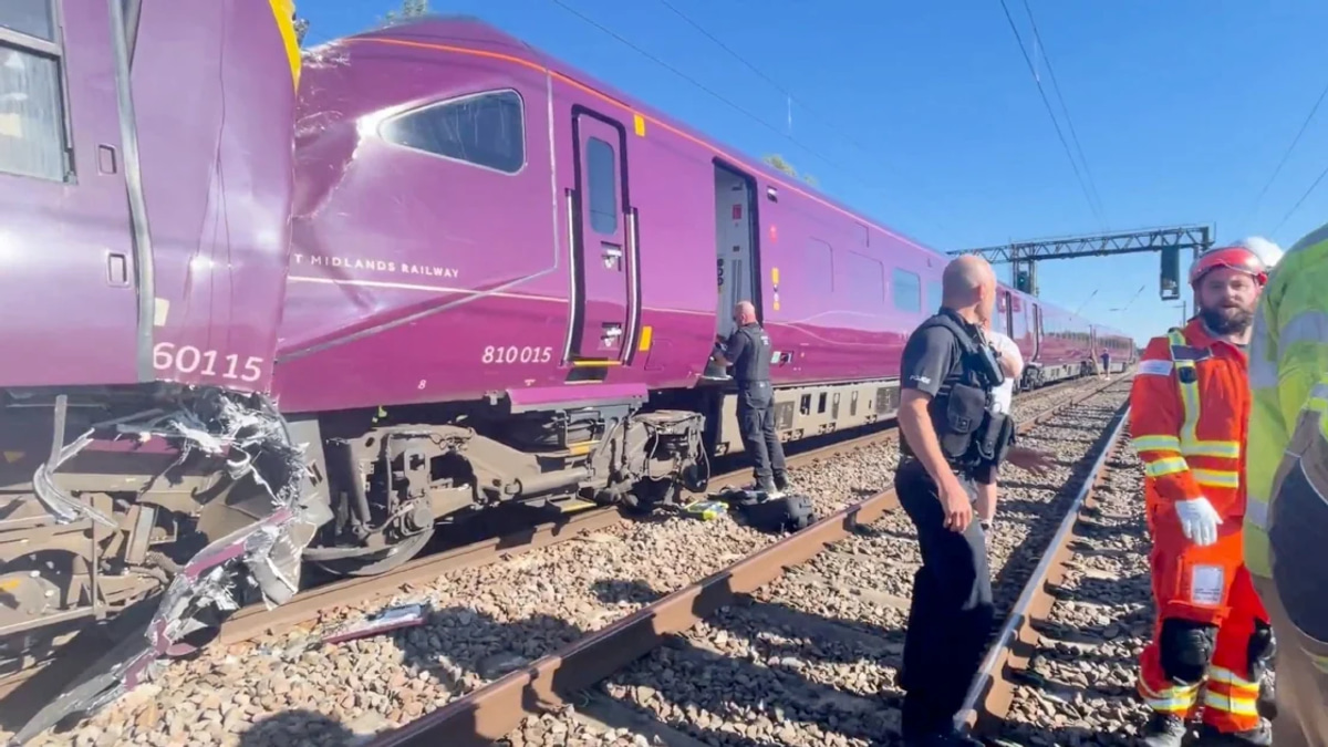 One Dead, 50+ Injured After Passenger Trains Collide Near London