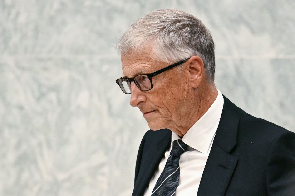 Gates Calls for Global Plan to Manage AI Disruption, Warns of Job Losses and Security Threats