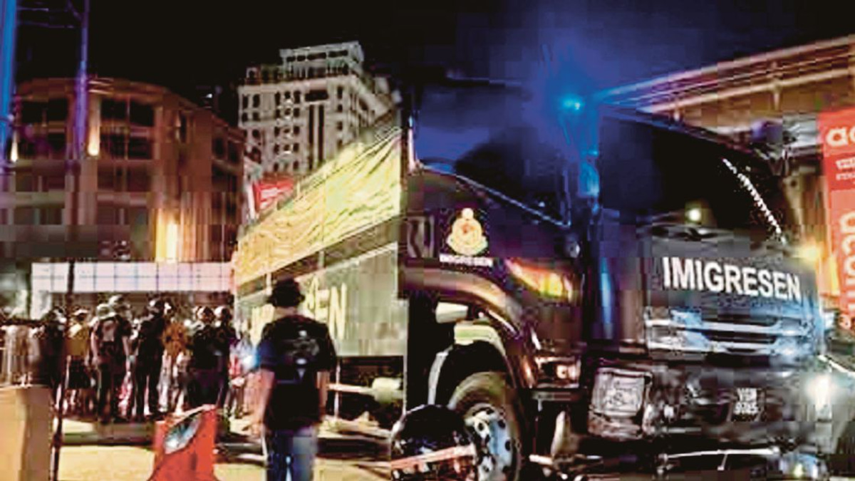 Two drivers remanded as police investigate fatal Immigration lorry crash that claimed three lives