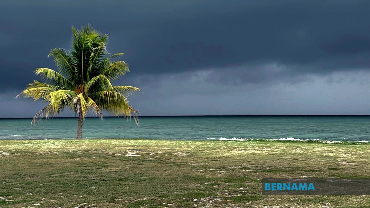 Thunderstorms and Heavy Rain to Lash Five States Through Evening