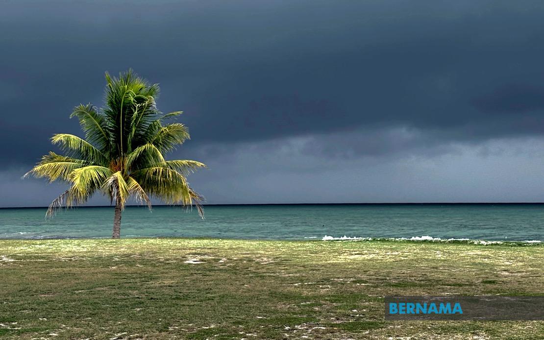 Thunderstorms and Heavy Rain to Lash Five States Through Evening