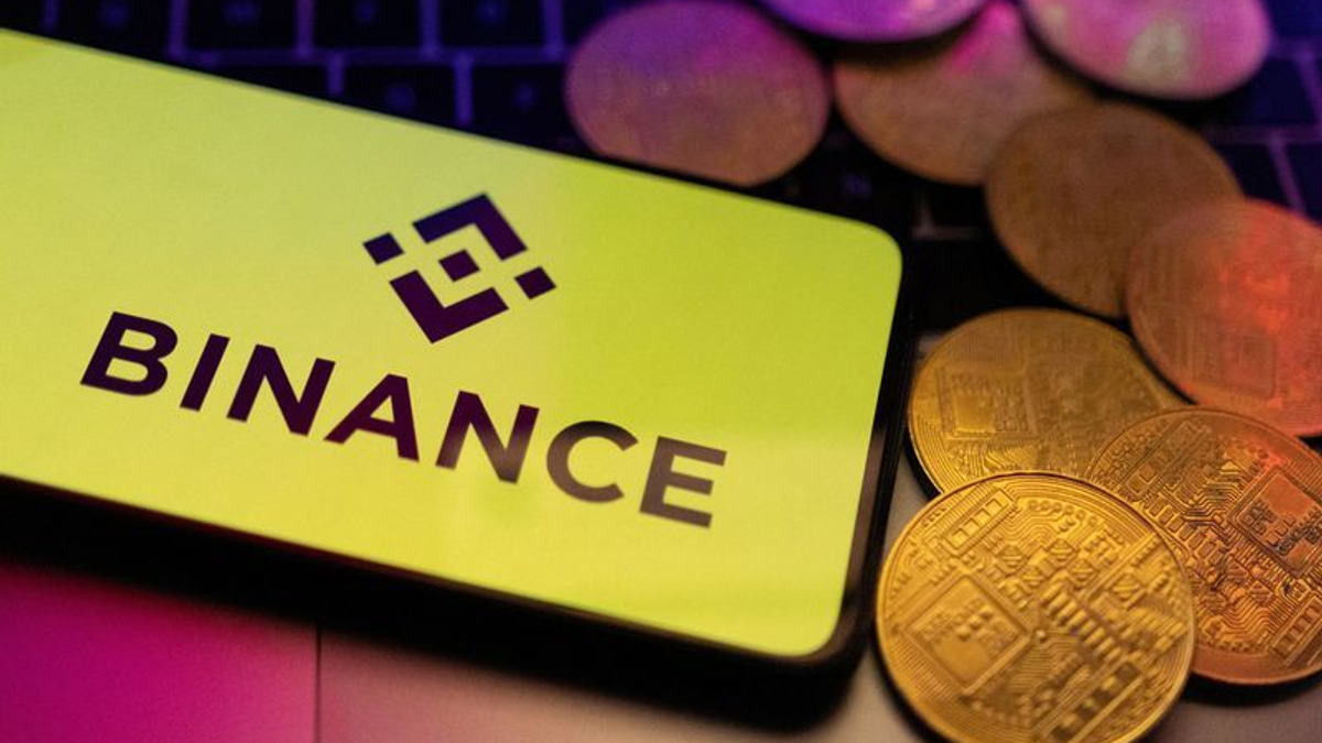 Two Binance Staff Held for Questioning in UAE Over Financial Crime Inquiry