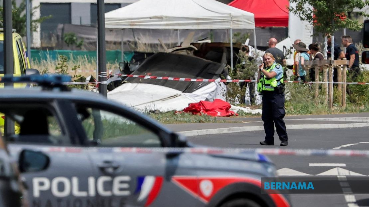 11 Dead After Civilian Aircraft Crashes Near Nancy in Eastern France