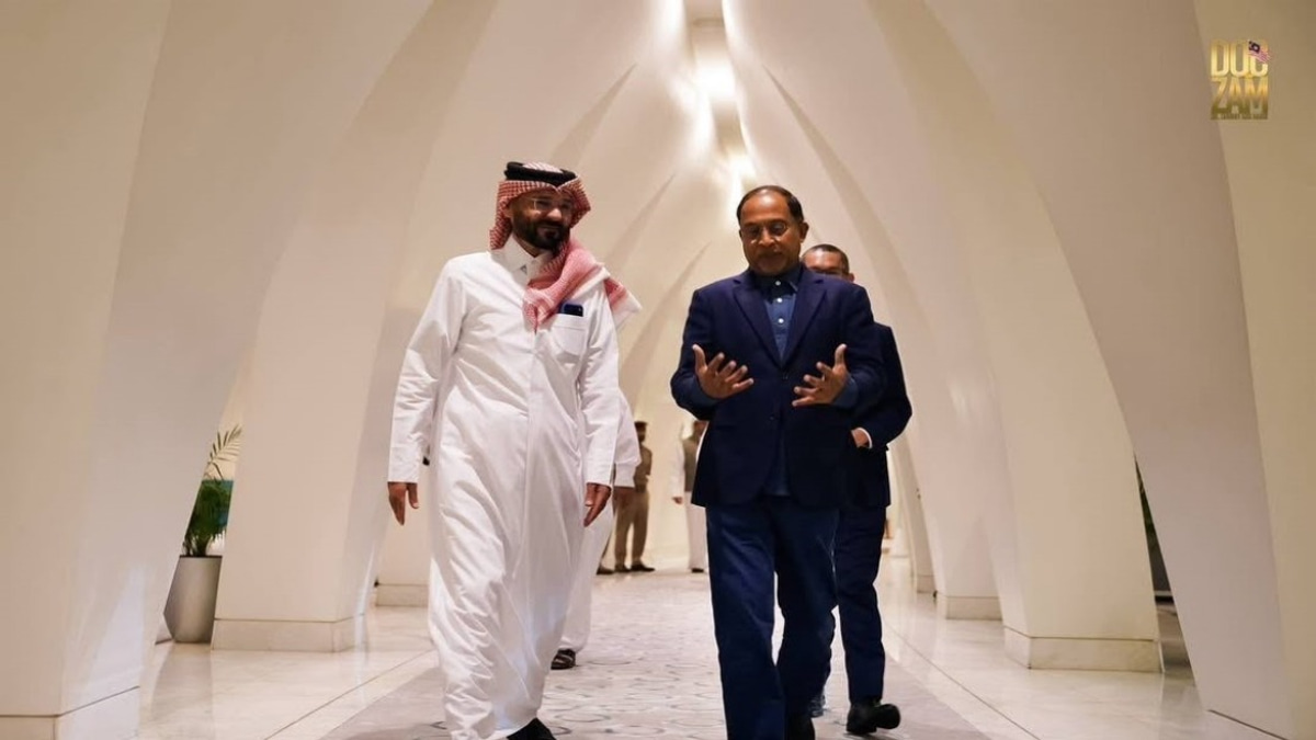 Zambry Arrives In Doha To Pay Final Respects To Former Amir Of Qatar