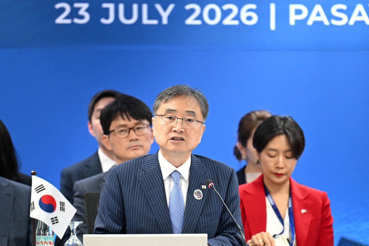 South Korea's Cabinet Rift Over North Korea Strategy Signals Deeper Policy Tensions