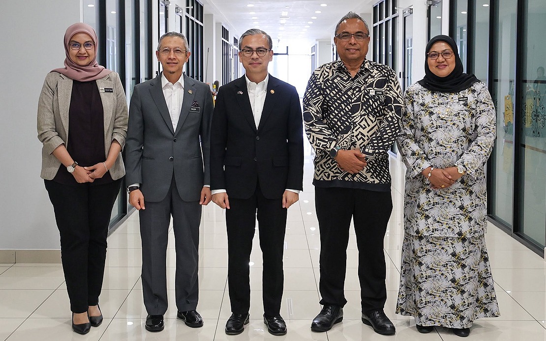 Fahmi Congratulates New Information Department Leadership