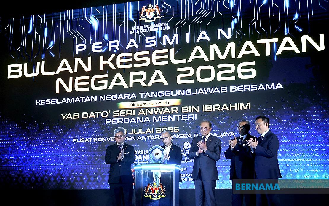 PM Anwar Cautions Against Divisive Politics as Malaysia Confronts Emerging Security Threats