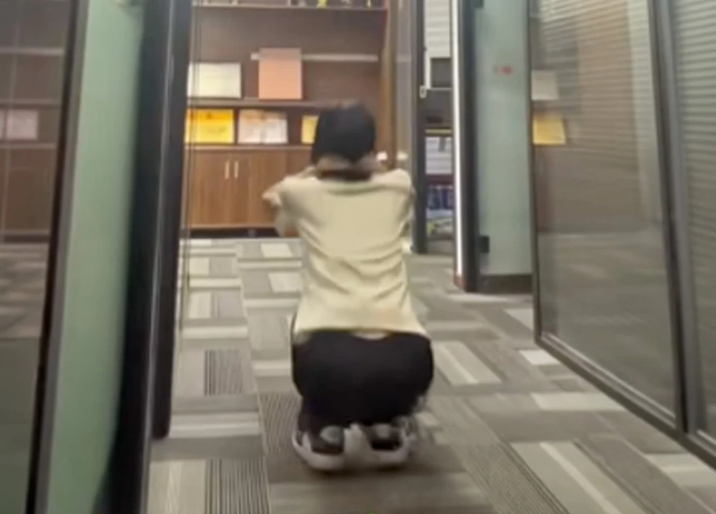 Chinese Financial Consultant Hospitalized After Manager Punishes Her With 200 Forced Squats
