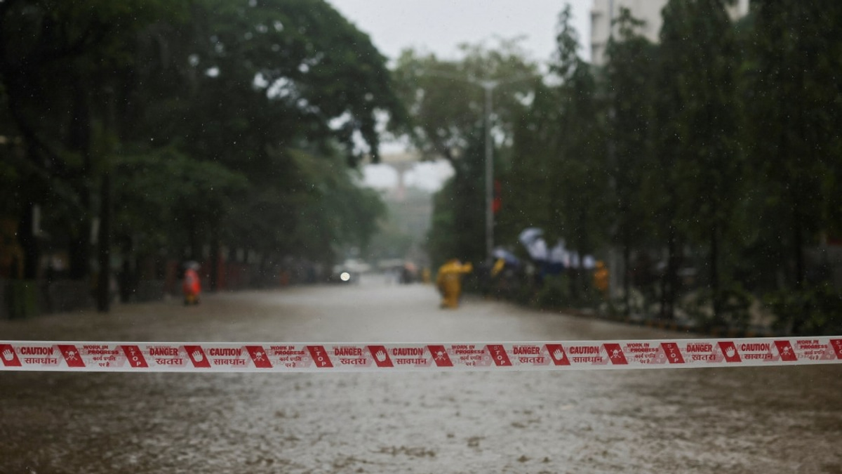 Six Dead As Heavy Monsoon Rains Bring Down Mumbai Building