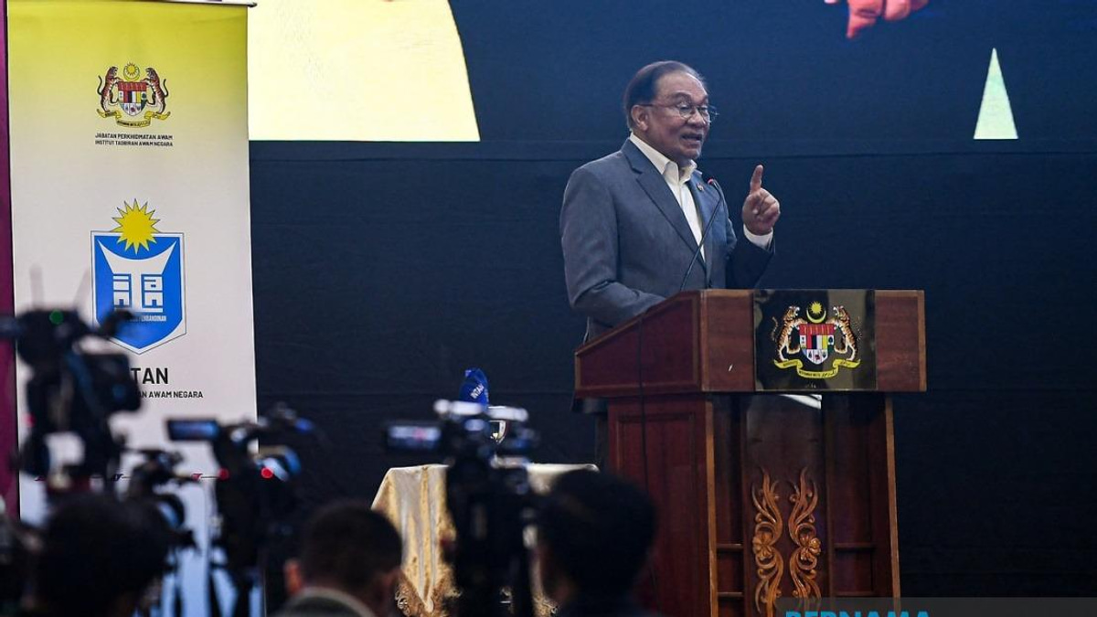 PM Anwar Urges Malaysians to Shed Colonial Mentality, Build Nation on Own Values
